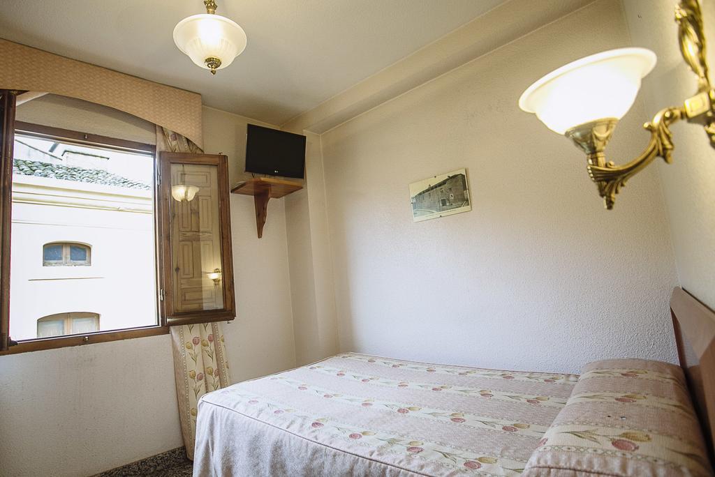 Hostal Plaza Сьюдад-Родріго Номер фото