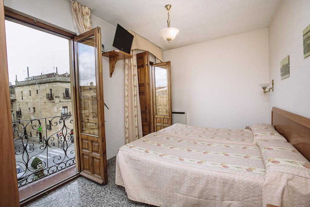 Hostal Plaza Сьюдад-Родріго Номер фото
